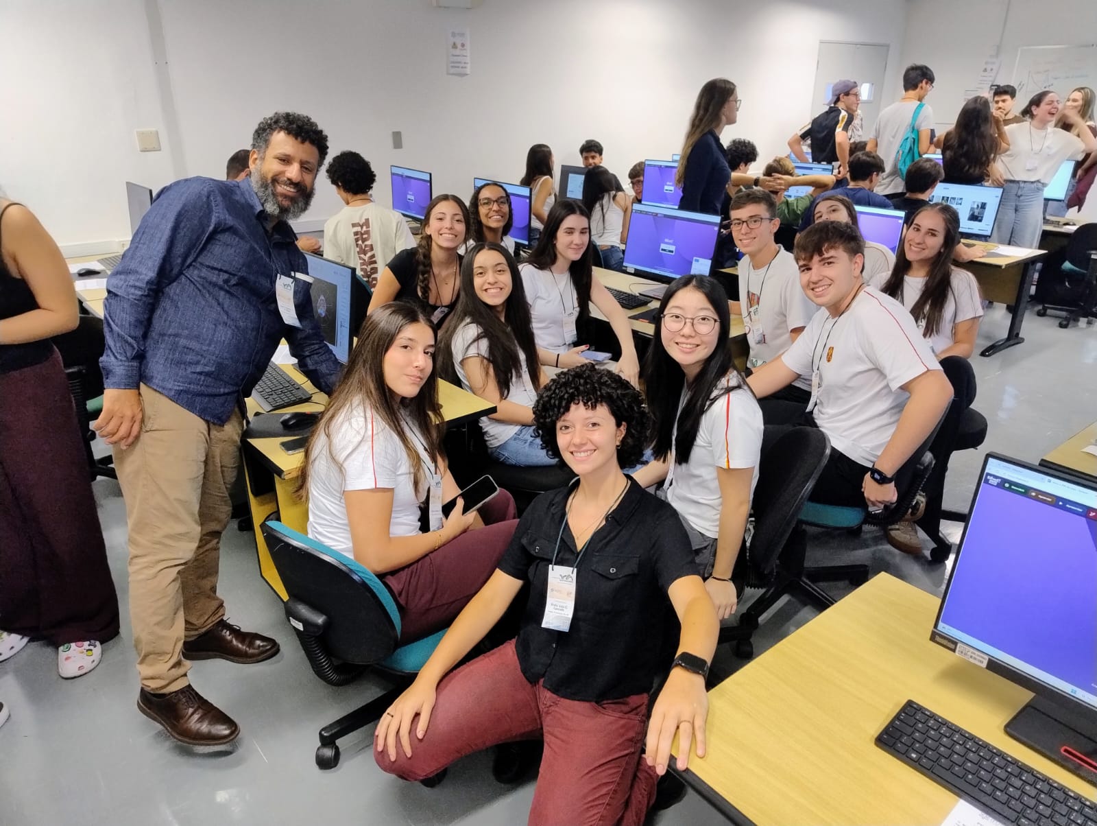 Estudantes do Ensino Médio do Pio XII participam do evento Particle Therapy Masterclass